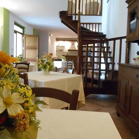 Agriturismo Il Crutin Oda ve Kahvaltı Santo Stefano Belbo