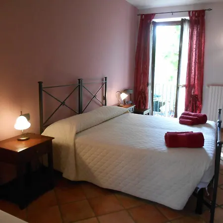 Agriturismo Il Crutin Oda ve Kahvaltı Santo Stefano Belbo