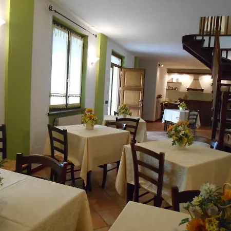 Agriturismo Il Crutin Oda ve Kahvaltı